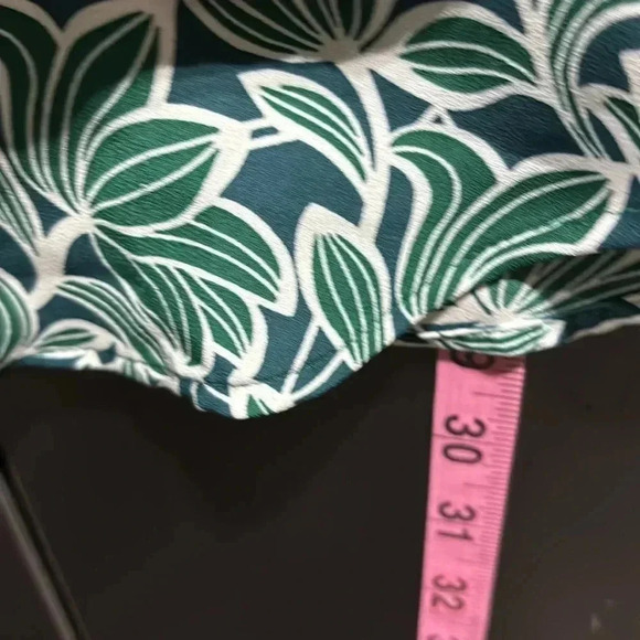 LOFT V-neck,Lined slinky thin strap tank top/tunic green floral print sleeveless - Picture 7 of 10